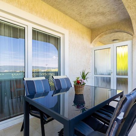 Apartment Meri Đảo Krk Ngoại thất bức ảnh