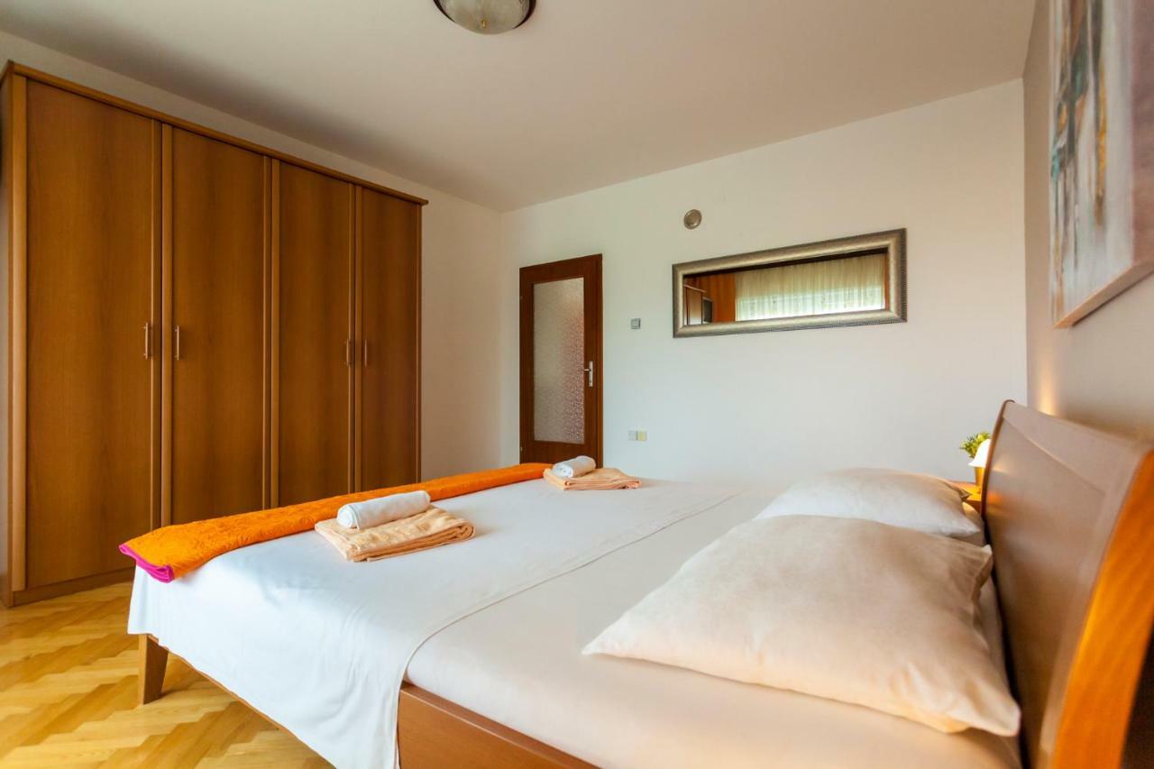 Apartment Meri Đảo Krk Ngoại thất bức ảnh